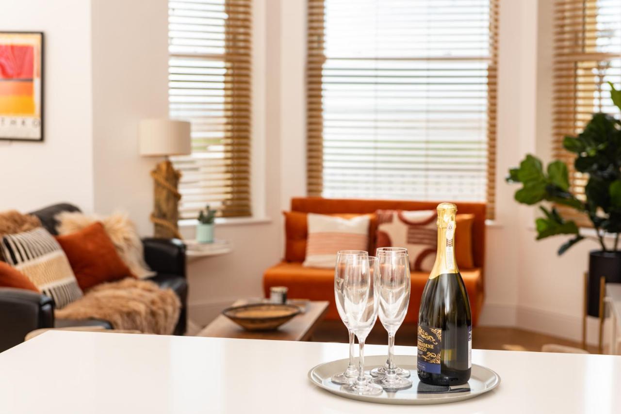 Stunning 2 Bed Apartment Sea Views And Parking เวอร์ทิง ภายนอก รูปภาพ